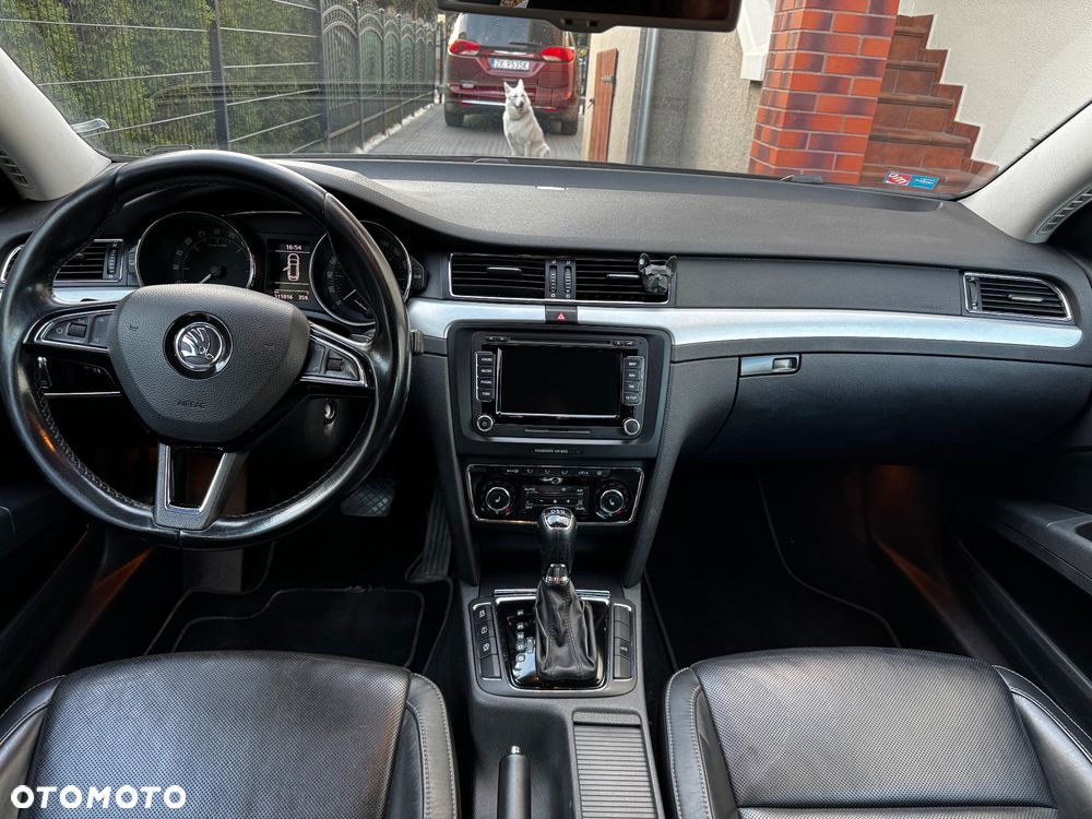 Skoda Superb 2.0 TDI Platinum Outdoor DSG - 16