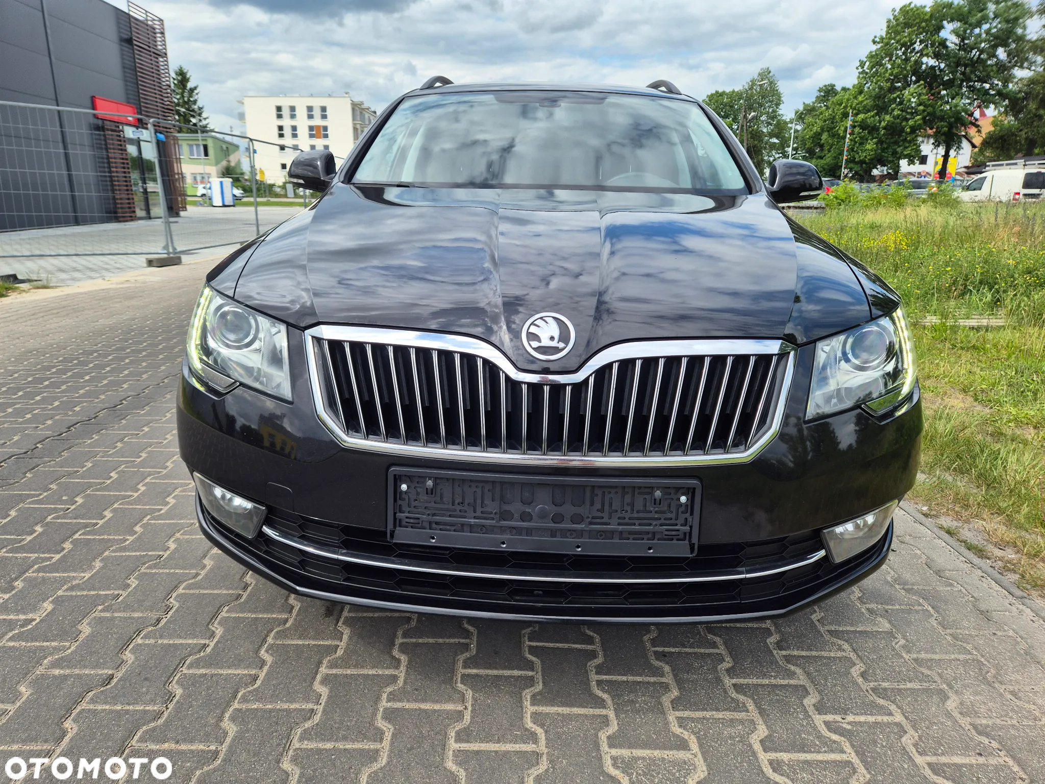 Skoda Superb 2.0 TDI DSG Exclusive - 4