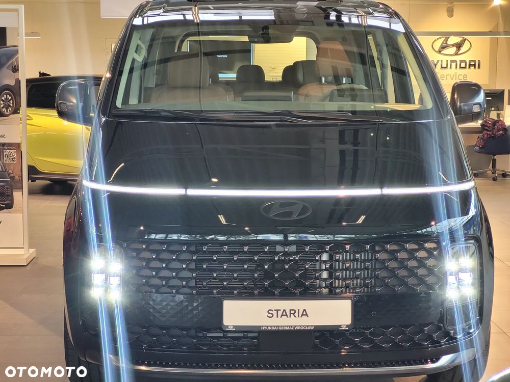 Hyundai Staria - 2