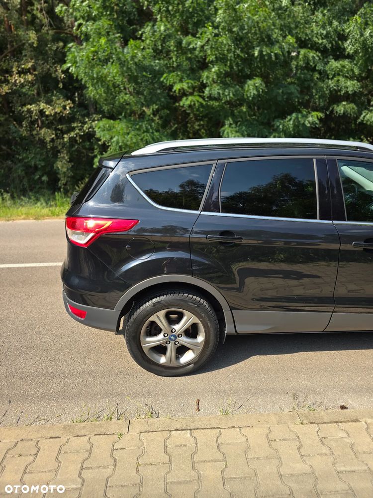 Ford Kuga 2.0 TDCi 2x4 Titanium - 14