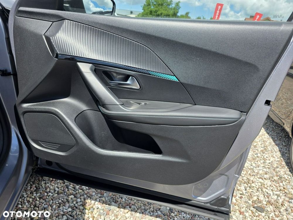 Peugeot 2008 PureTech 130 Allure S&S EAT8 - 21