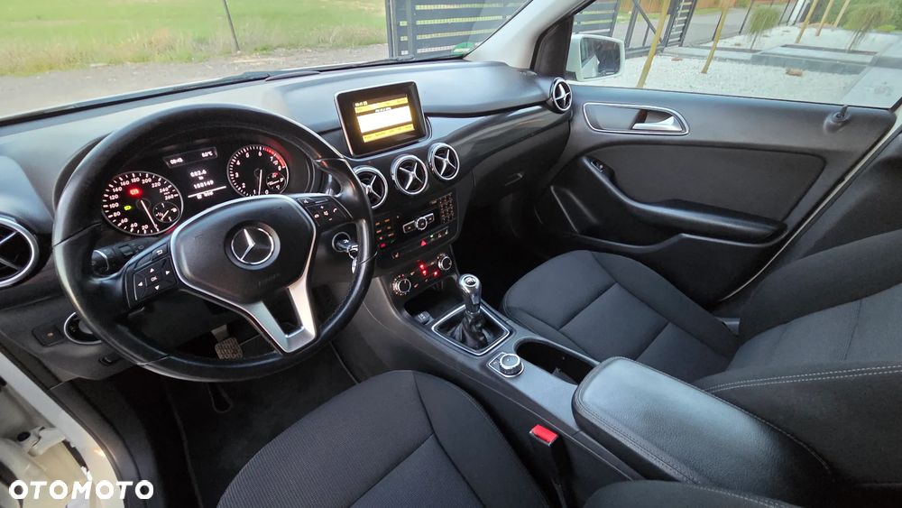 Mercedes-Benz Klasa B 180 (BlueEFFICIENCY) - 31