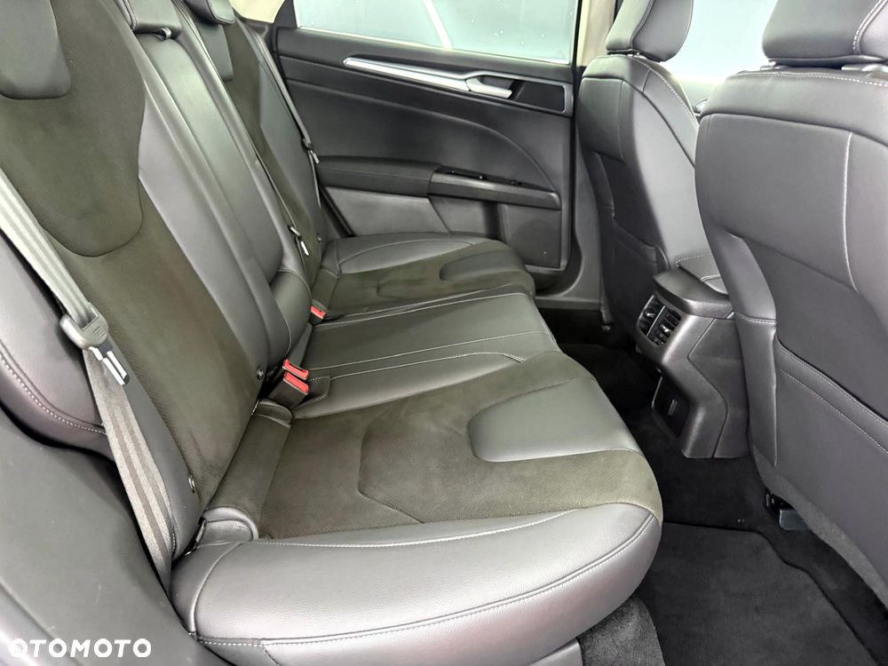 Ford Mondeo 2.0 TDCi Titanium 4WD PowerShift - 29