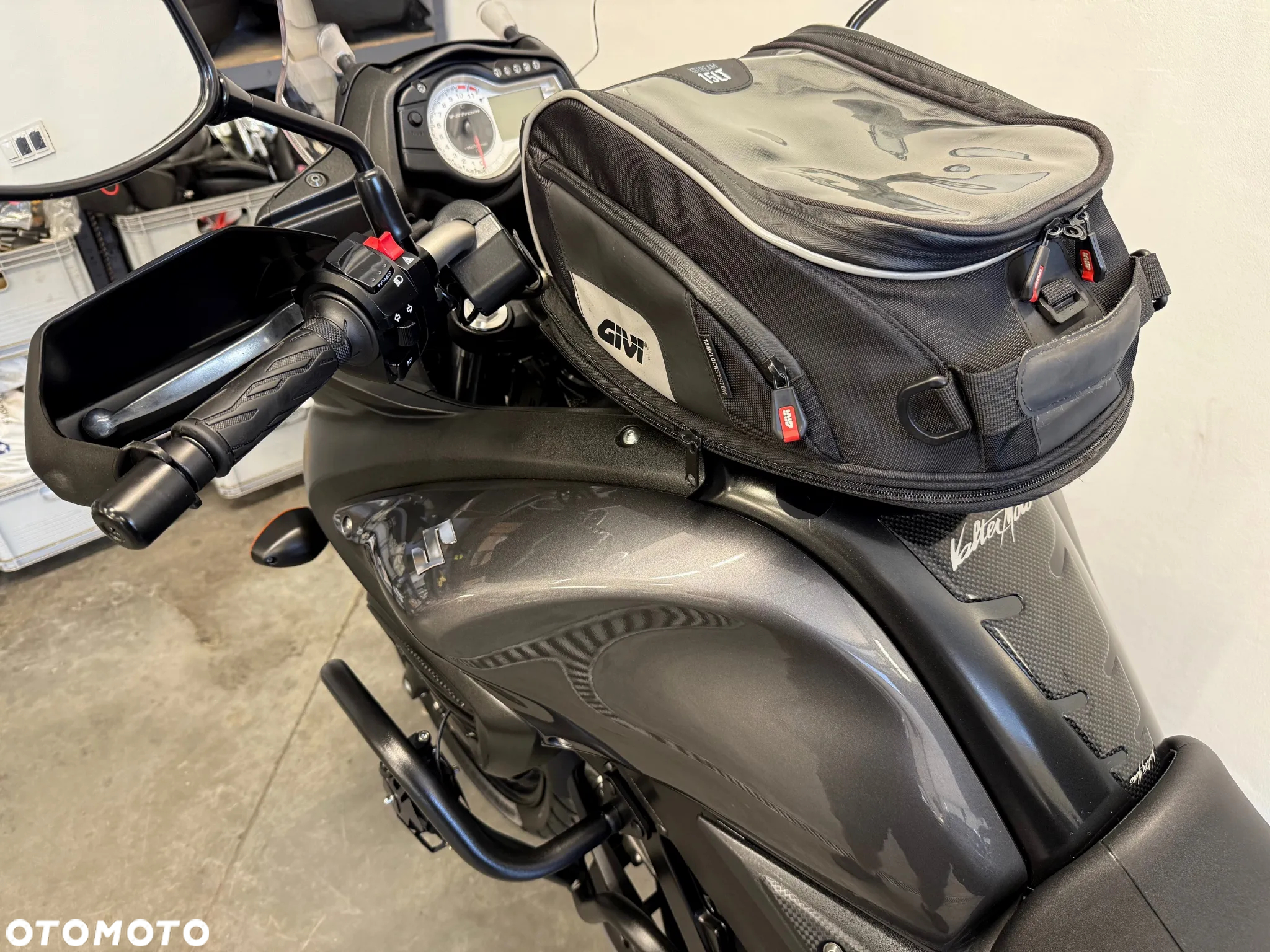Suzuki V-STROM - 23