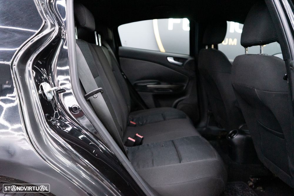 Alfa Romeo Giulietta 1.6 JTDM Veloce - 8