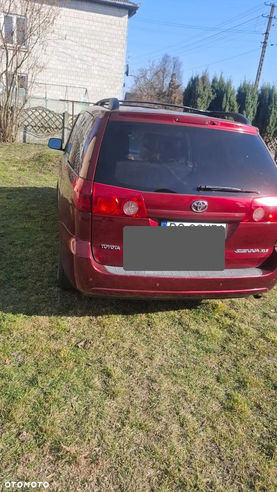 Toyota Sienna - 3
