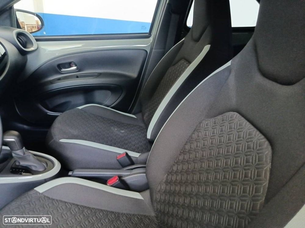 Toyota Aygo X 1.0 Envy CVT - 9