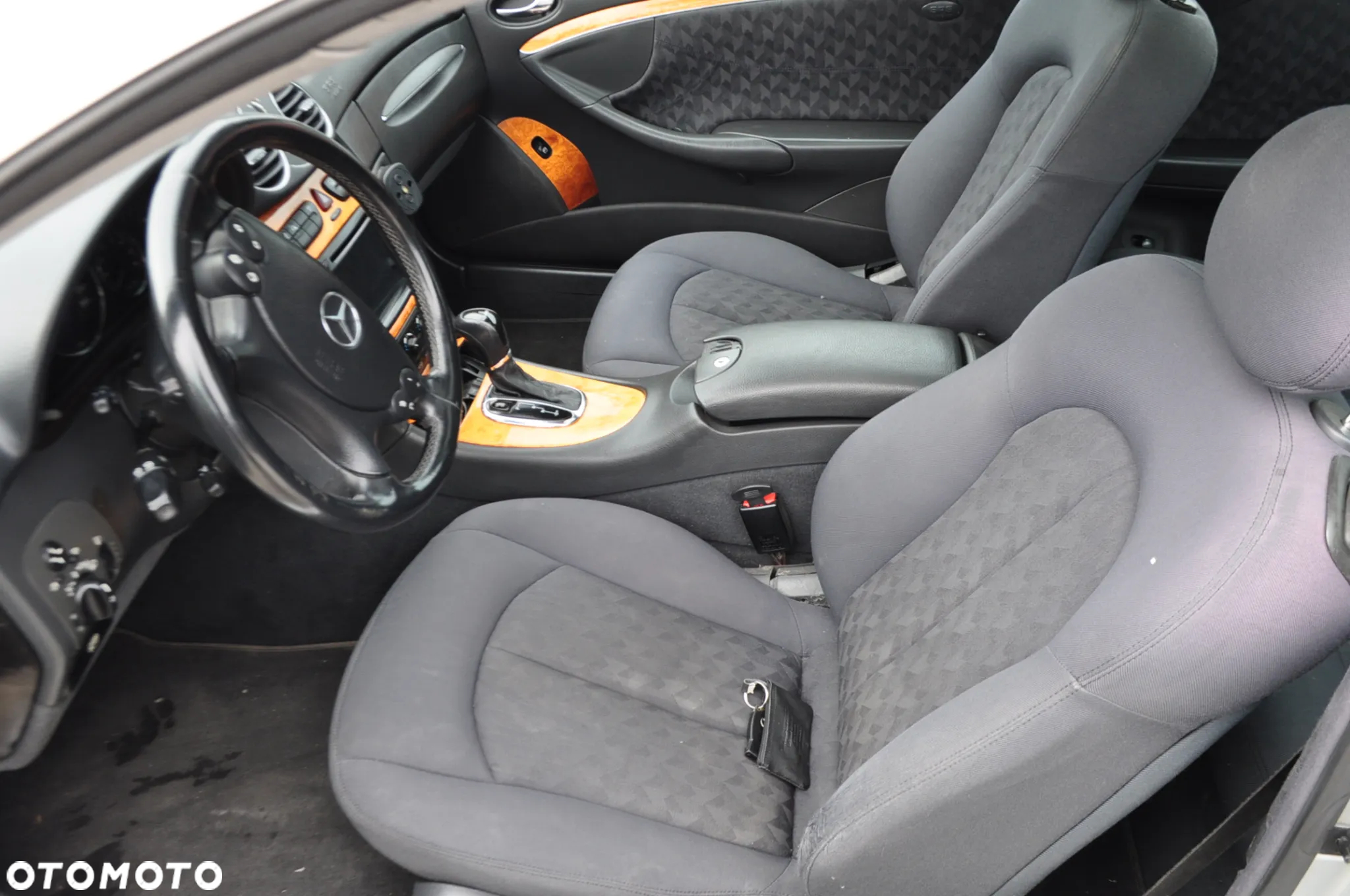 Mercedes-Benz CLK - 10
