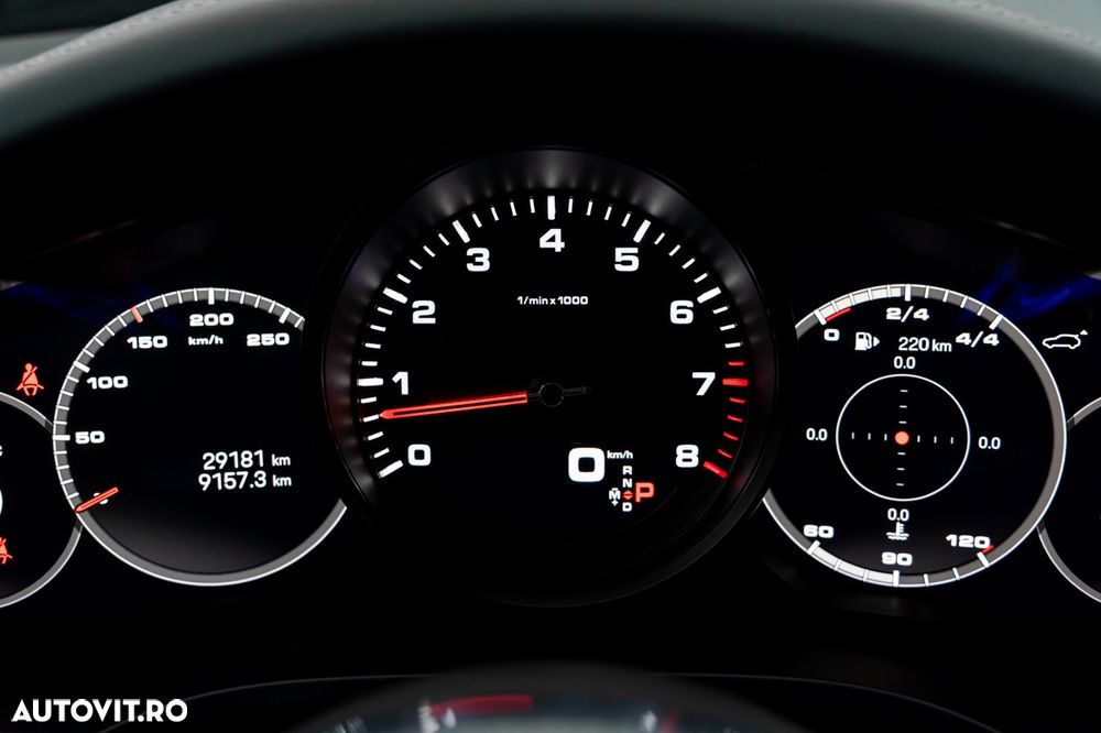 Porsche Cayenne Coupe Tiptronic S Platinum Edition - 9