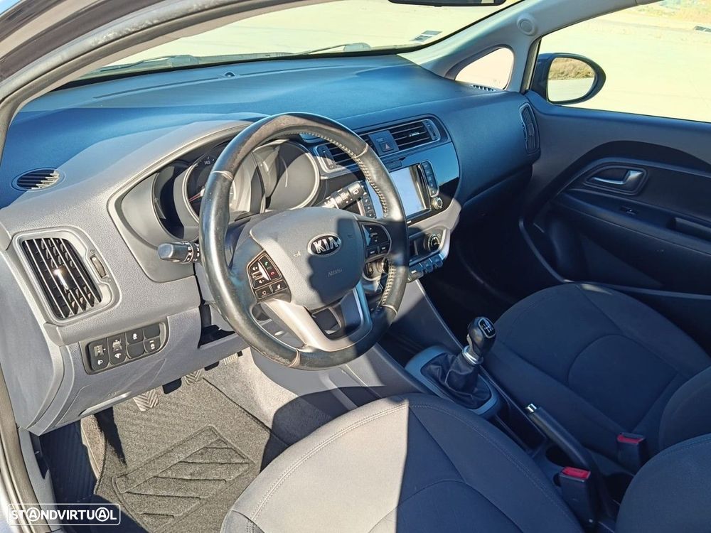 Kia Rio 1.1 CRDi TX ISG - 17