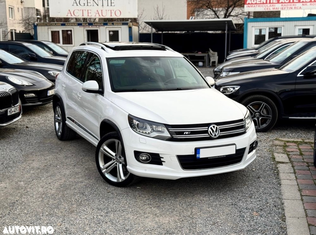 Volkswagen Tiguan 2.0 TDI 4Motion DSG Sport & Style - 2