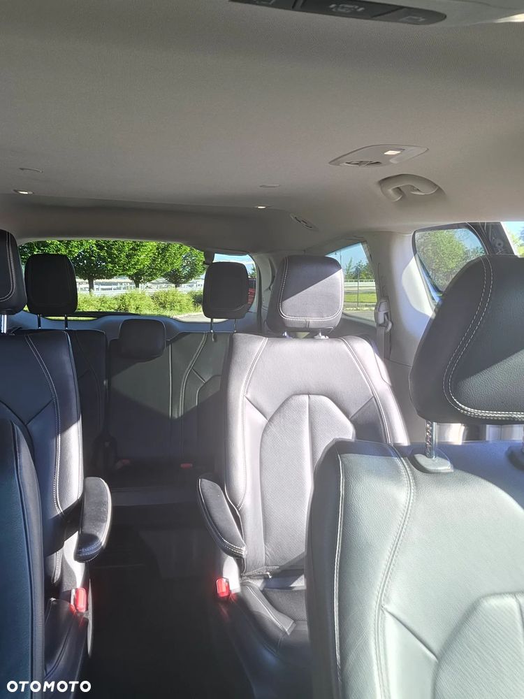 Chrysler Pacifica - 9