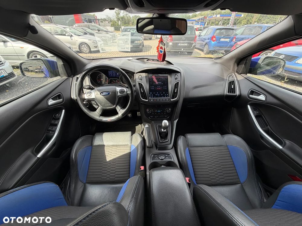 Ford Focus 2.0 EcoBoost ST mit Leder-Sport-Paket - 19