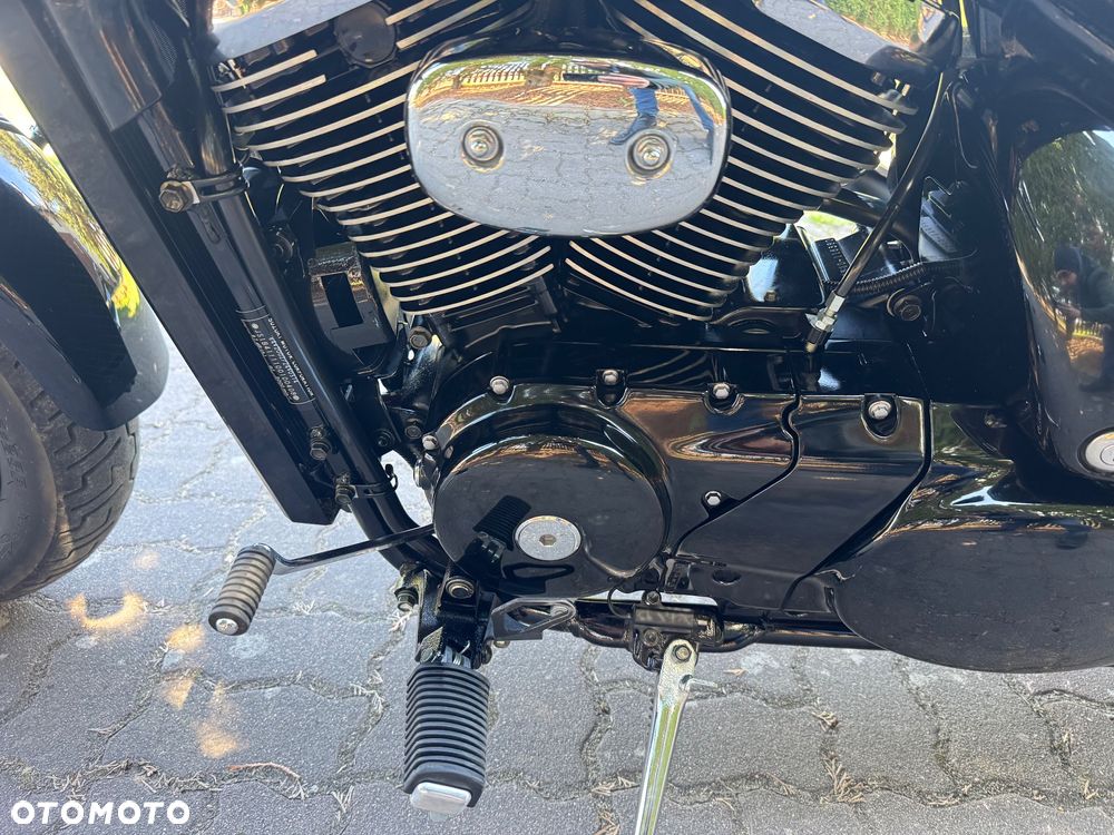 Suzuki Intruder - 16