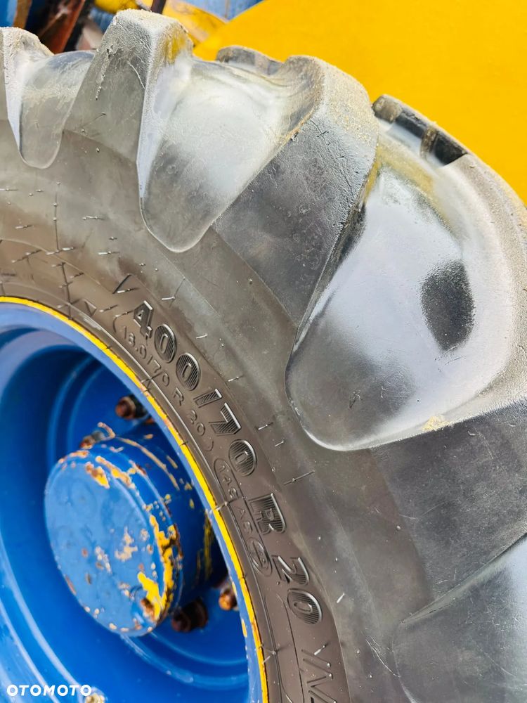 Caterpillar 908H - 22