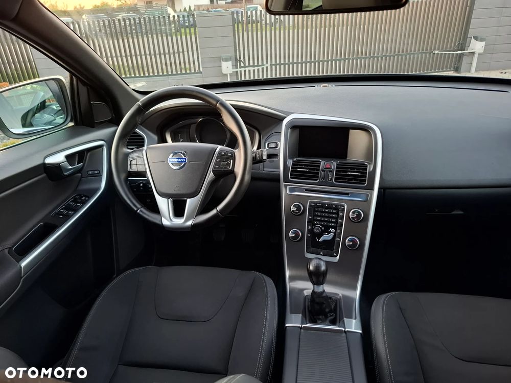 Volvo XC 60 D3 Momentum - 17