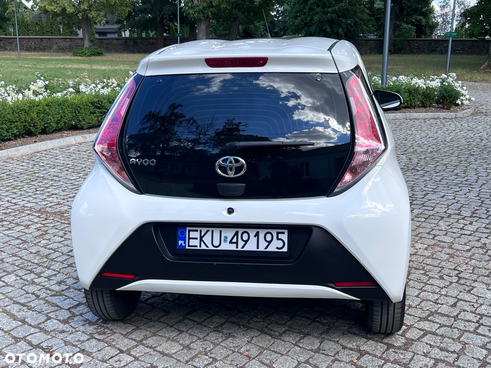 Toyota Aygo x - 10