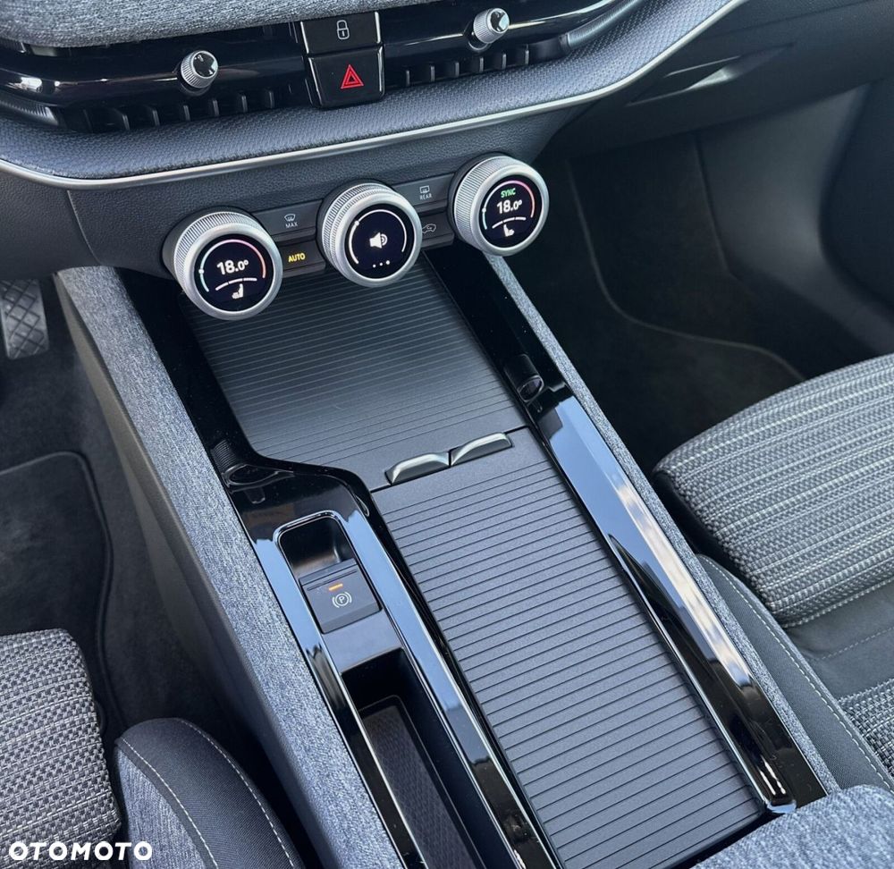 Skoda Superb 2.0 TDI SCR 4x4 Selection DSG - 22