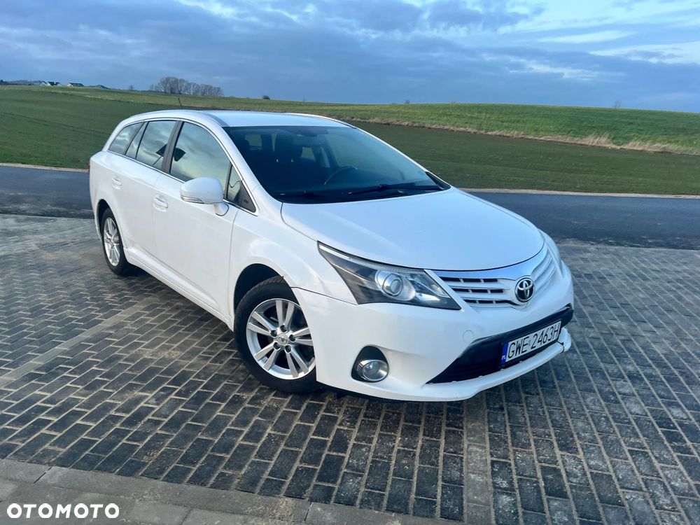 Toyota Avensis 2.0 D-4D Executive - 1