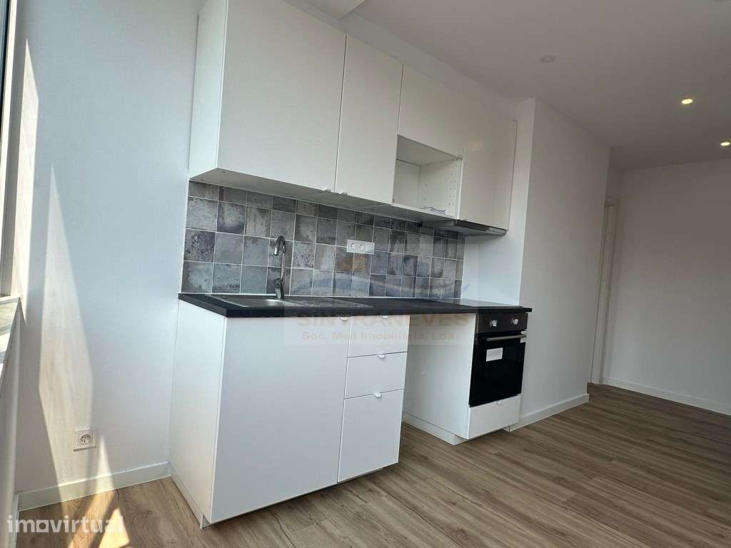 T2 Totalmente Remodelado na Damaia - Pronto a Habitar - Grande imagem: 5/27
