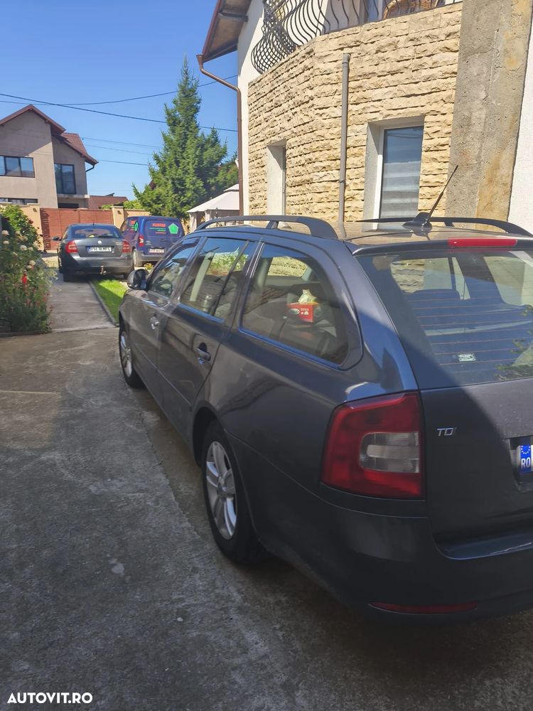 Skoda Octavia 1.6 TDI DPF Elegance - 4
