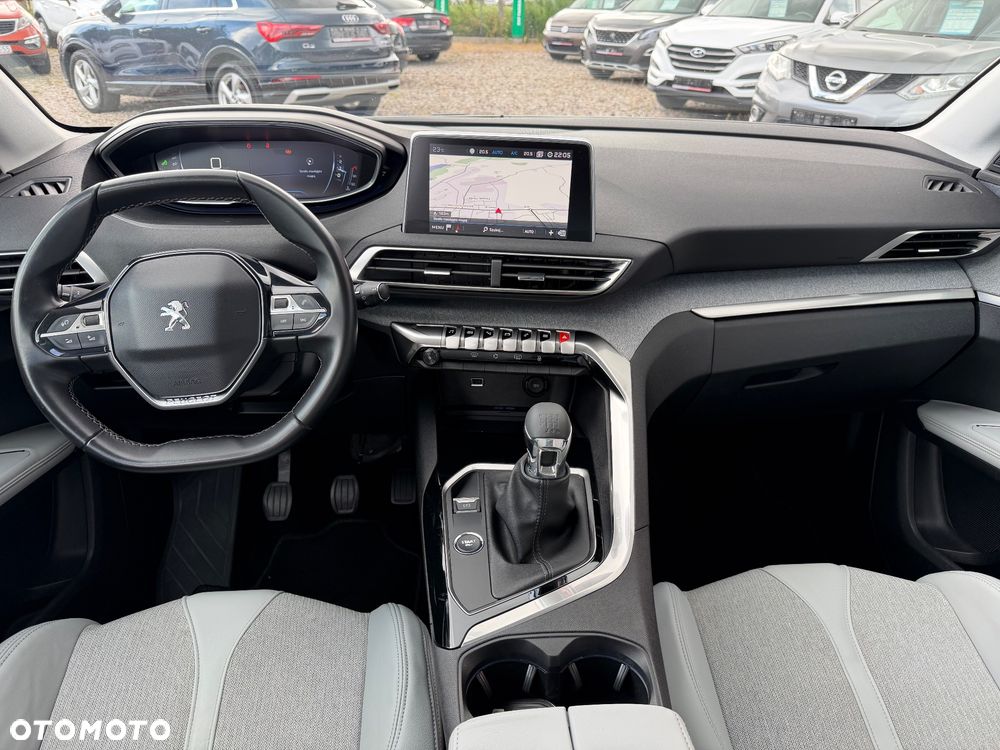 Peugeot 5008 - 8