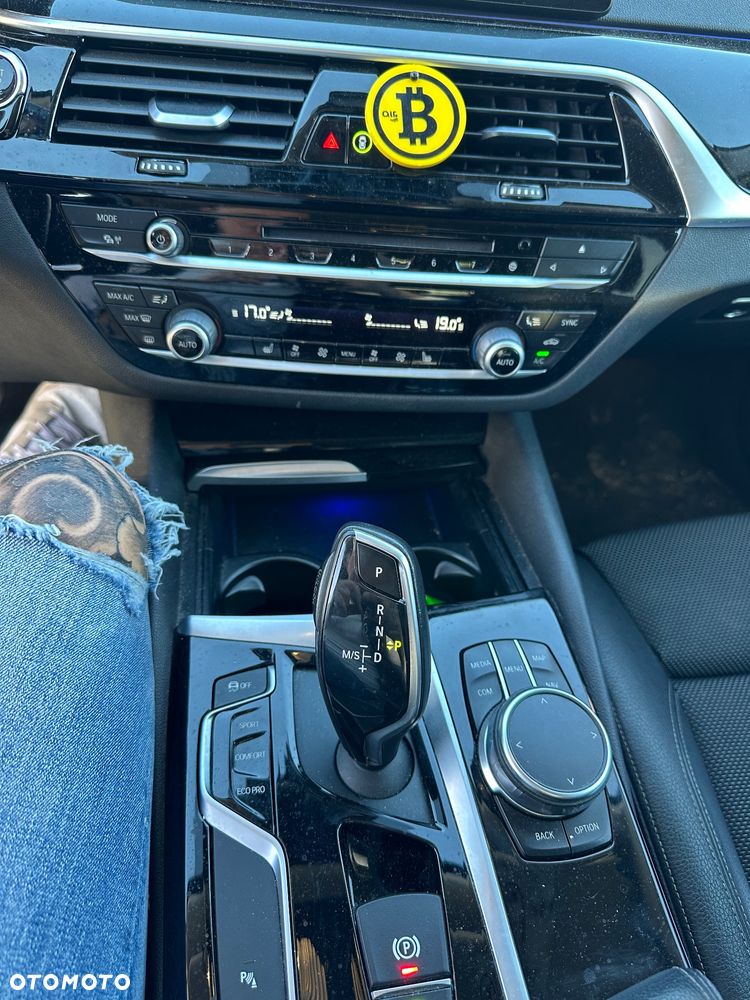 BMW Seria 5 520d Sport Line - 13