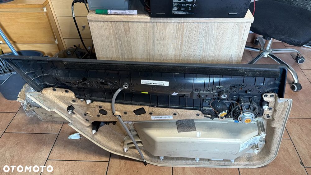 BMW F02 TAPICERKA DRZWI PRAWY TYŁ - 3
