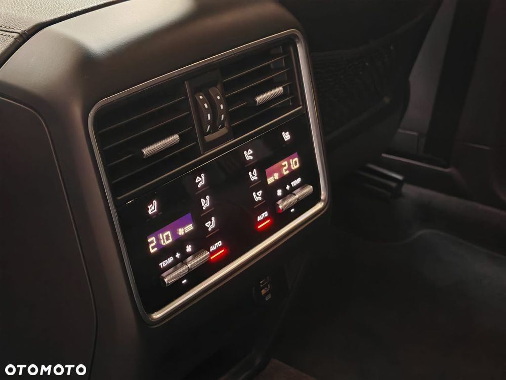 Porsche Cayenne Platinum Edition - 7