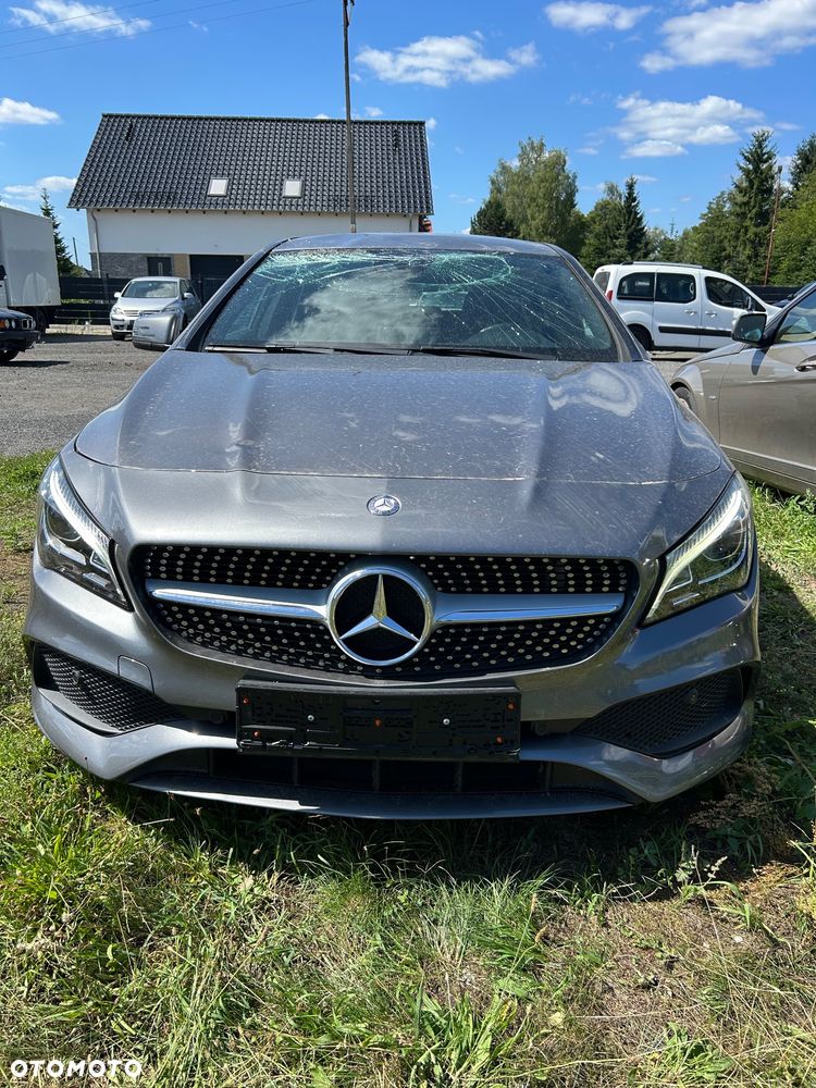 Mercedes-Benz CLA 200 AMG Line - 4