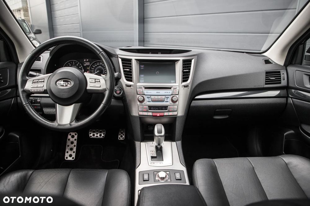 Subaru Legacy 2.5i GT - 12