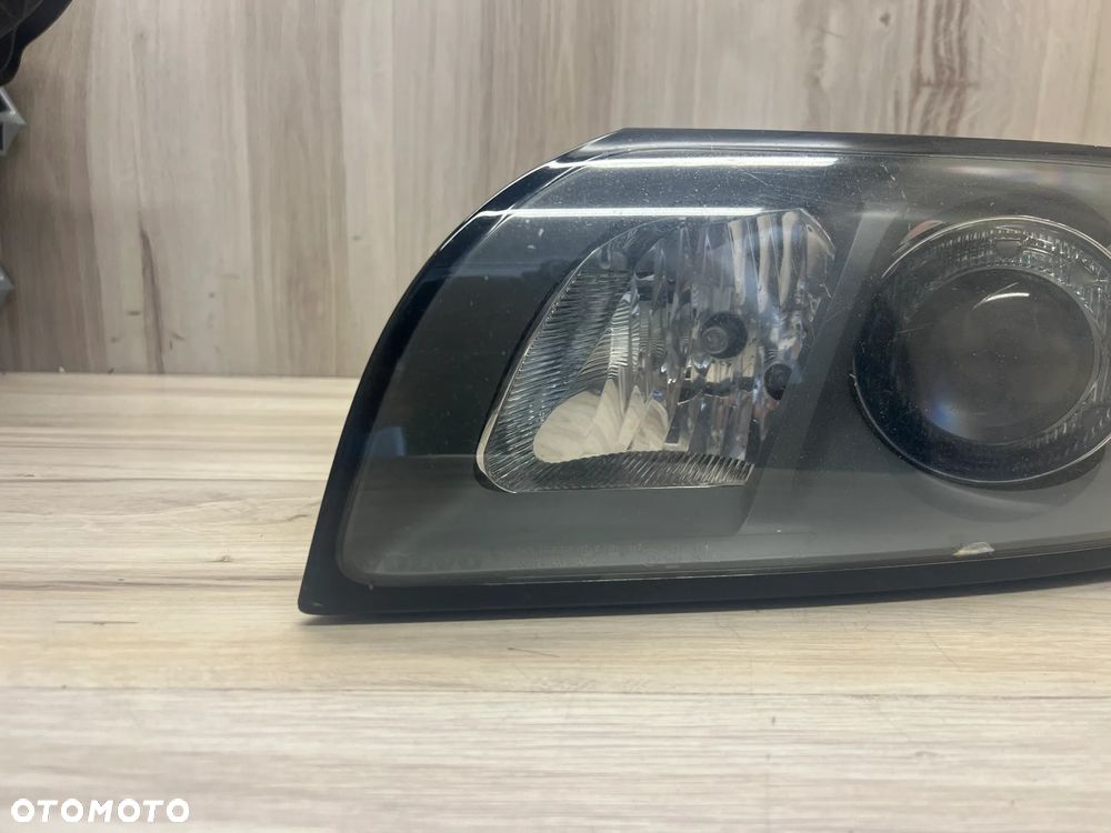 XENON LAMPA LEWA VOLVO V50 S40 EUROPA 30698889 - 2