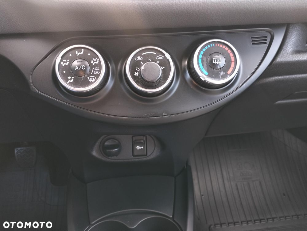 Toyota Yaris - 37