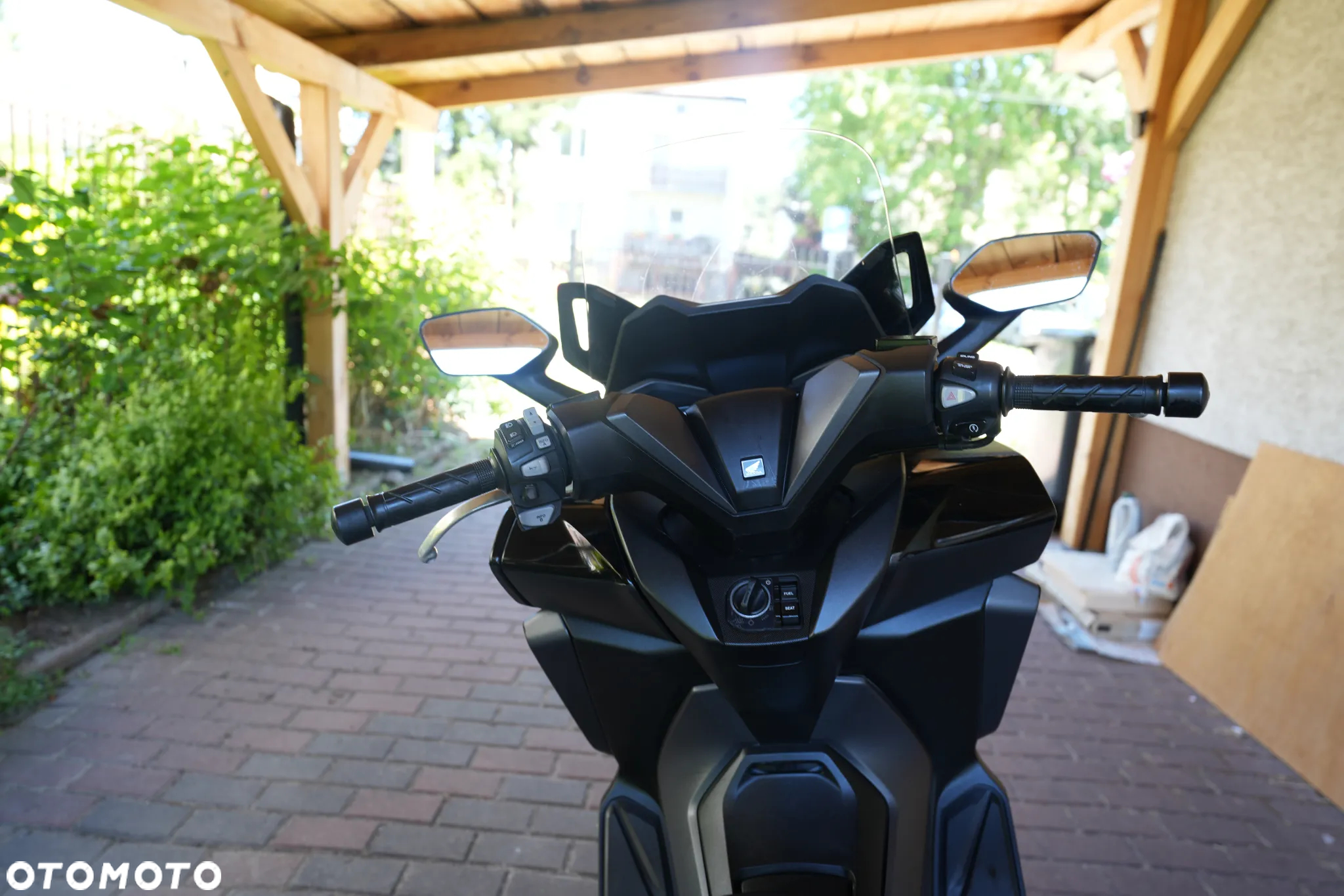 Honda NSS - 9
