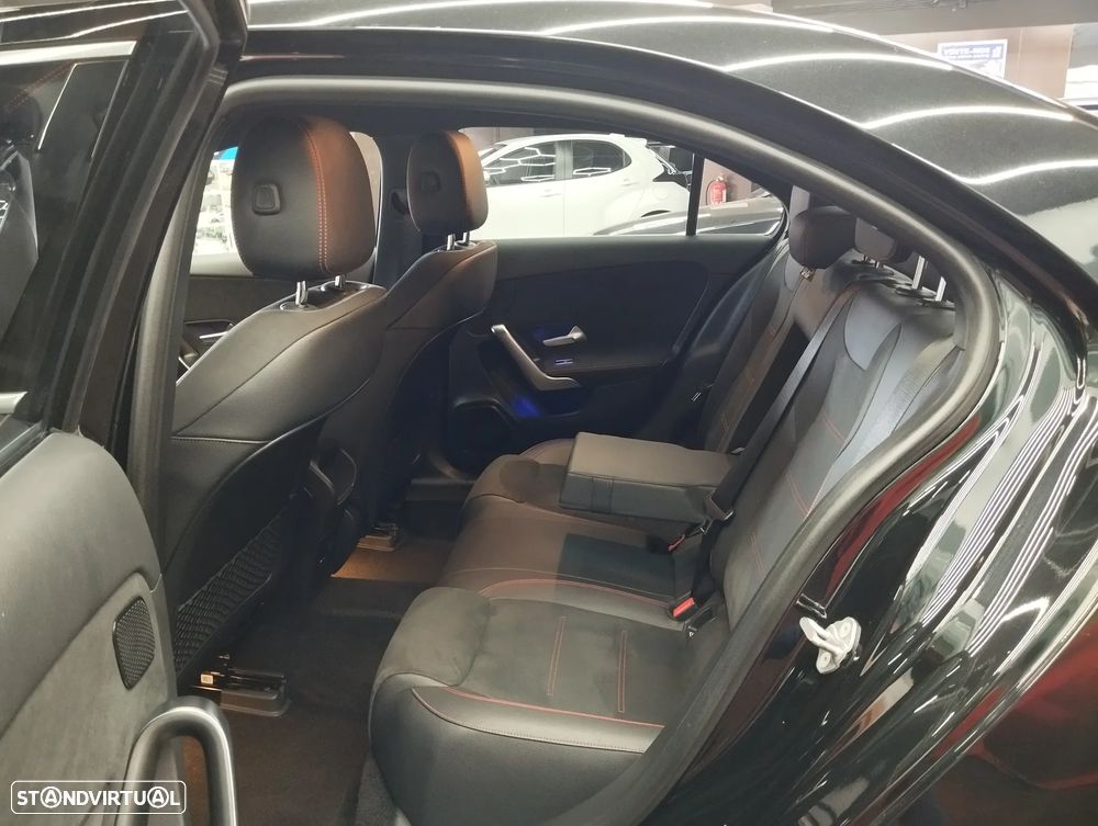 Mercedes-Benz A 250 Limousine e AMG Line - 14