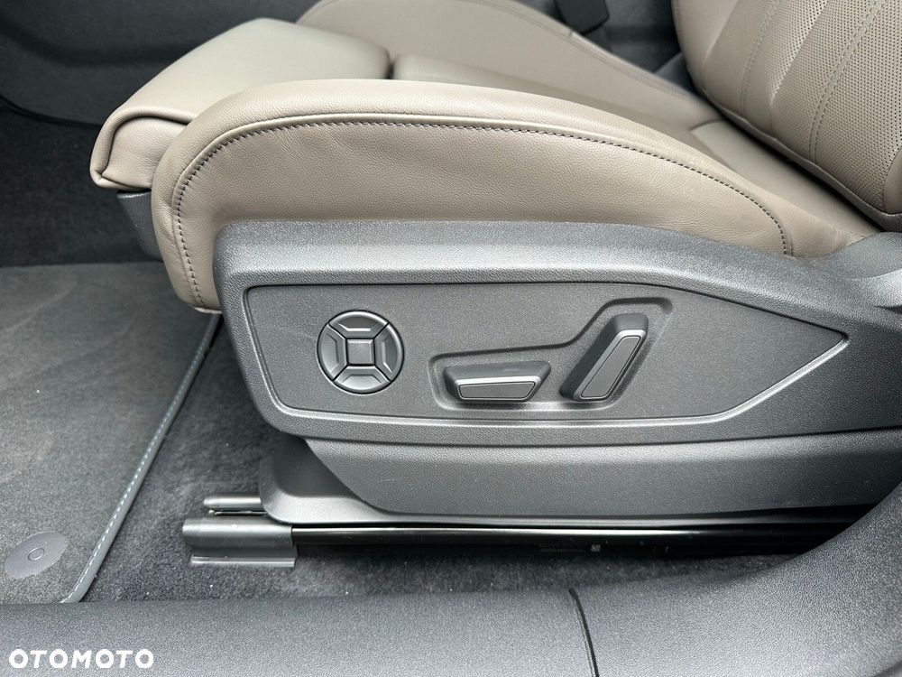 Audi Q5 Sportback - 16