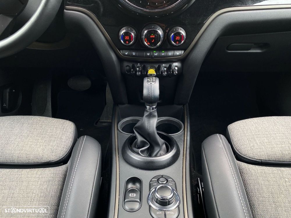 MINI Countryman Cooper SE Premium Classic Auto - 13