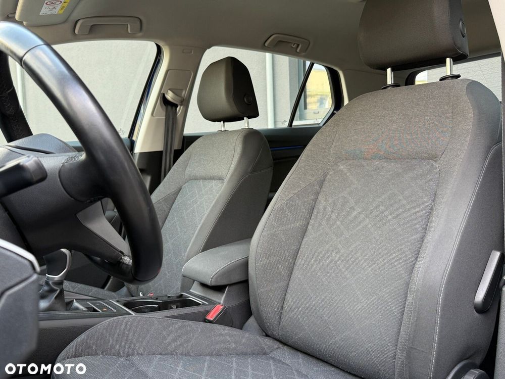 Volkswagen Golf VIII 1.5 TSI EVO Life - 24