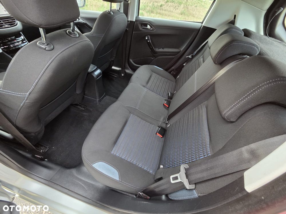 Peugeot 208 e-HDi FAP 92 Stop&Start Allure - 8