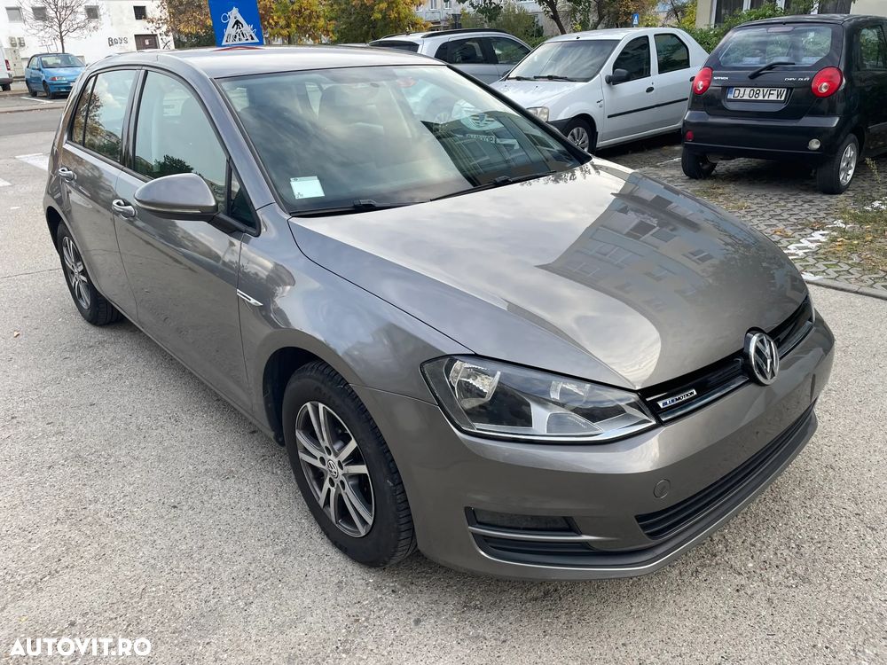 Volkswagen Golf - 2