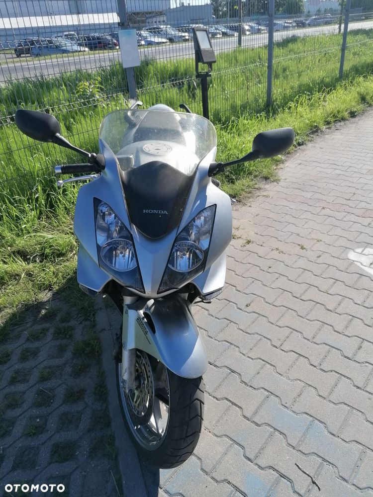 Honda VFR - 2
