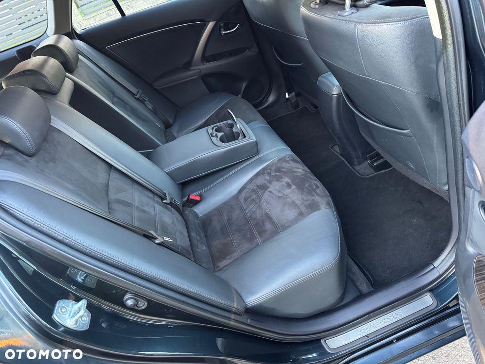 Toyota Avensis 1.8 Executive - 32