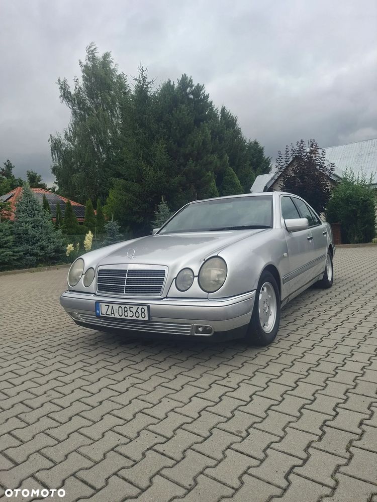 Mercedes-Benz Klasa E - 1