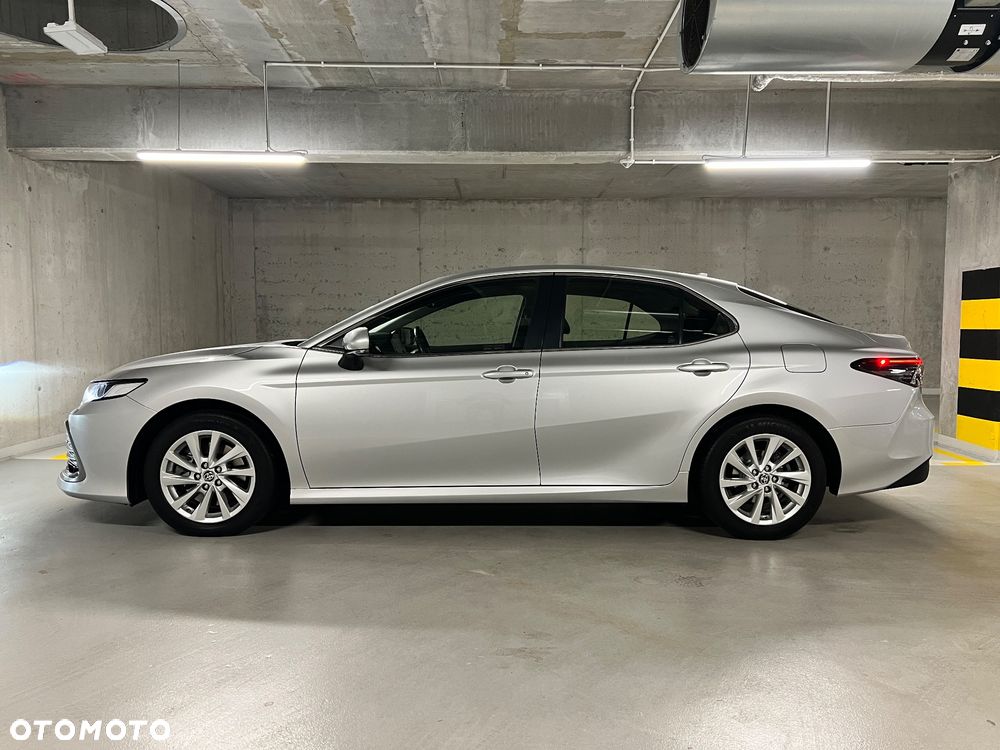 Toyota Camry 2.5 Hybrid Comfort CVT - 2