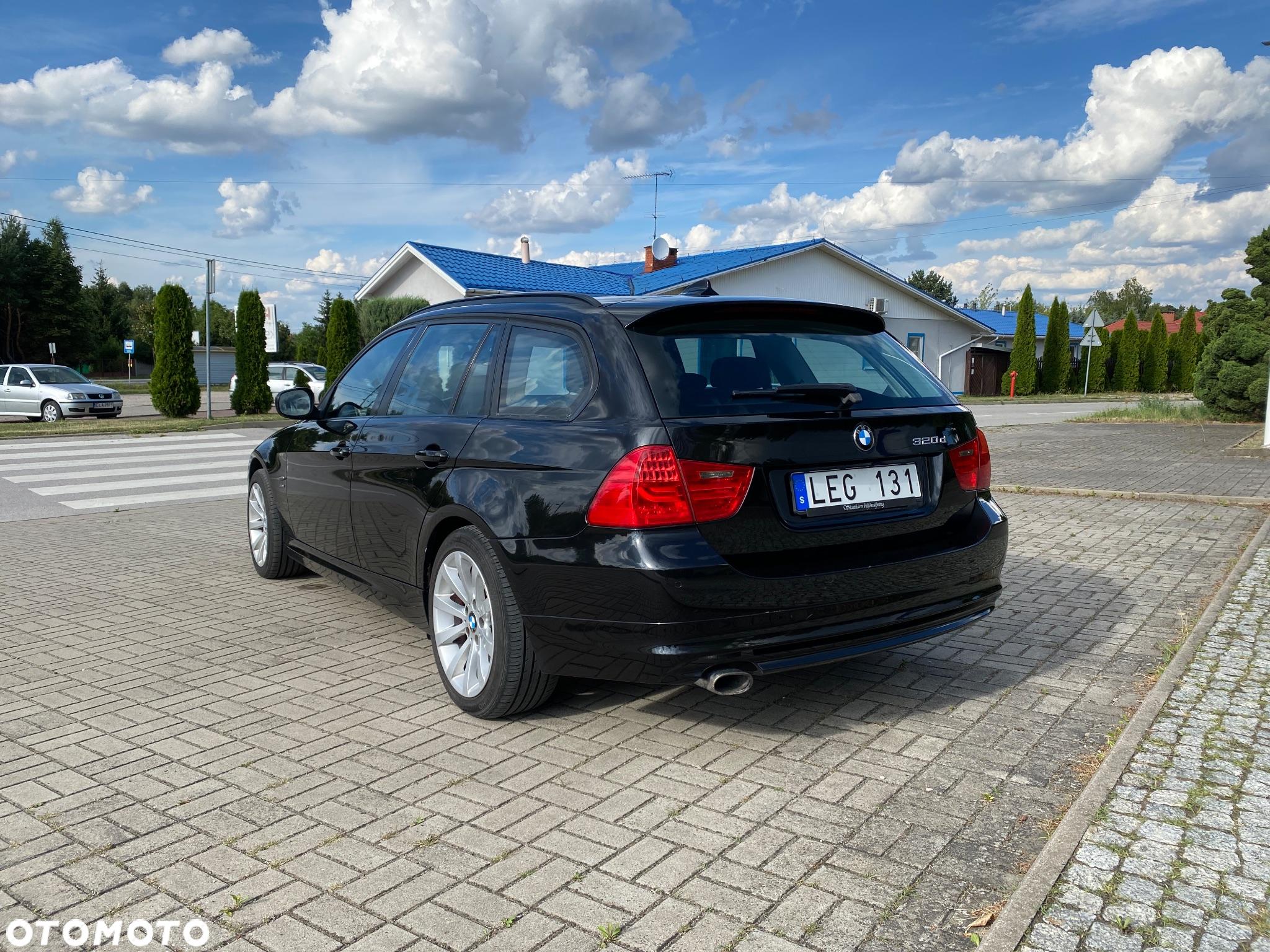 BMW Seria 3 320d DPF Touring - 10