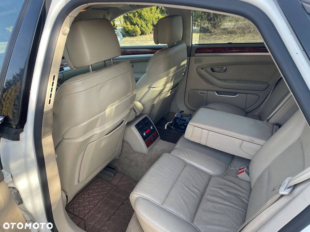 Audi A8 4.2 FSI Quattro - 7