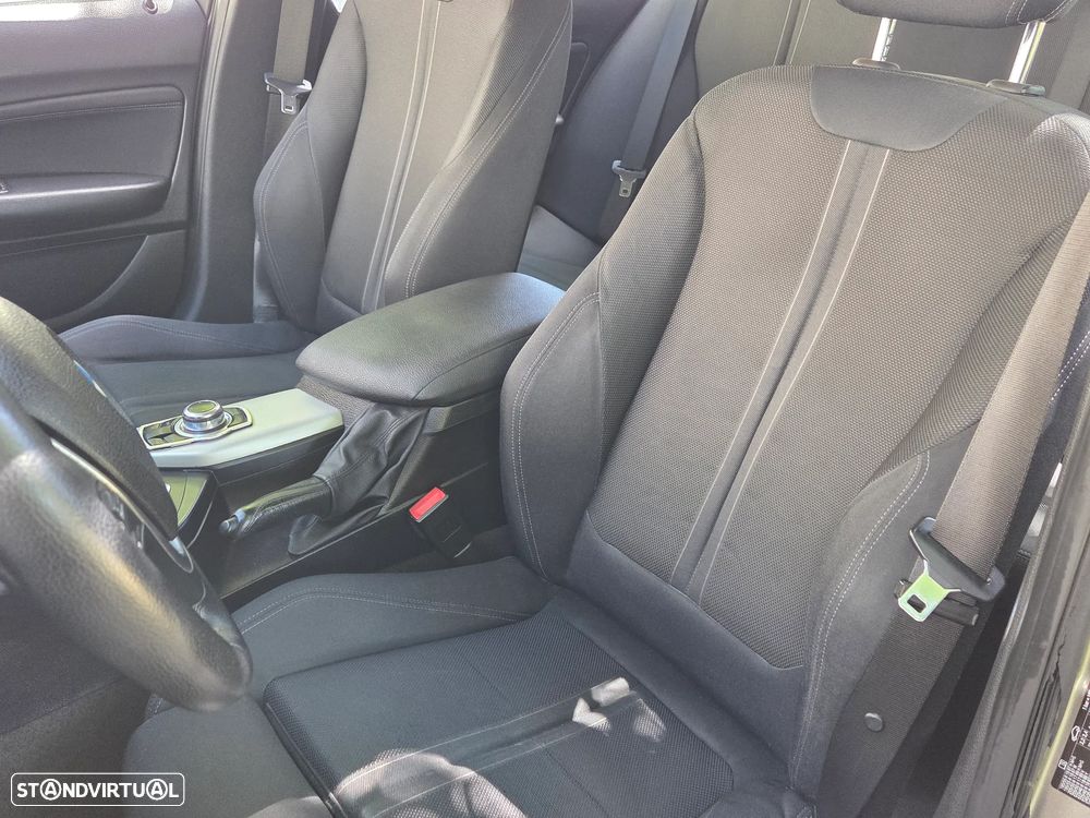 BMW 118 d Aut. Sport Line - 17