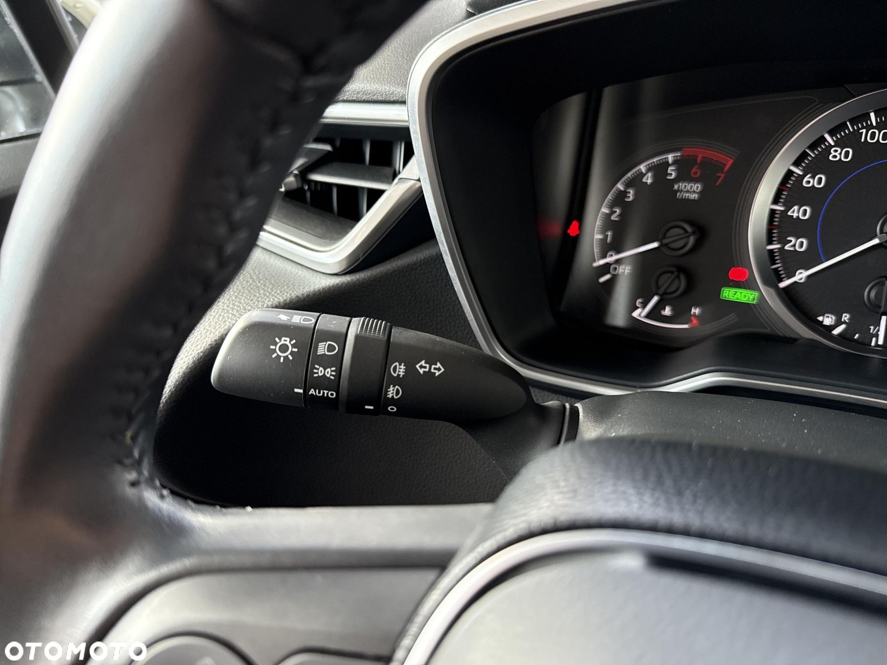 Toyota Corolla 1.8 Hybrid Comfort - 22