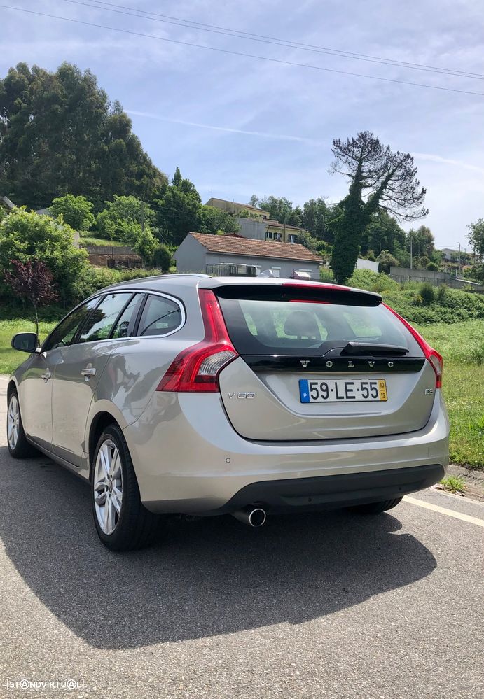 Volvo V60 2.0 D3 Summum - 4