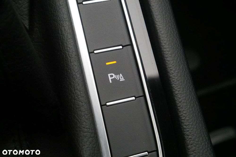 Volkswagen Passat Variant 2.0 TDI EVO Business - 20